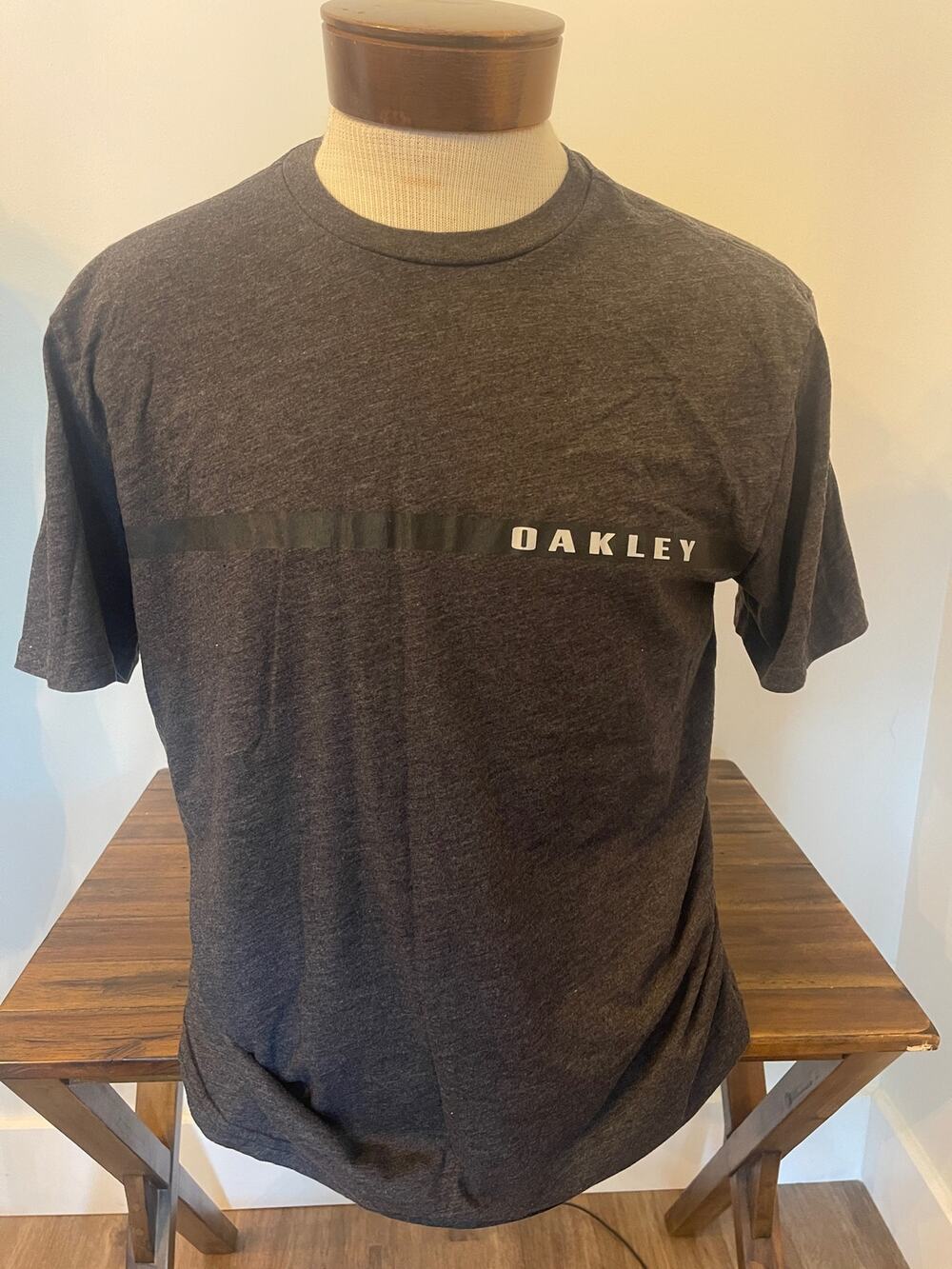 Oakley Gray Men's Short Sleeve Shirt Size Large